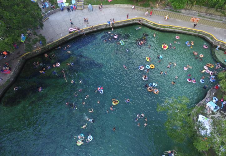 https://mdw-travel-data-us-east-1.s3.amazonaws.com/img/country/United-States/Wekiwa-Springs-State-Park/img_02.jpg