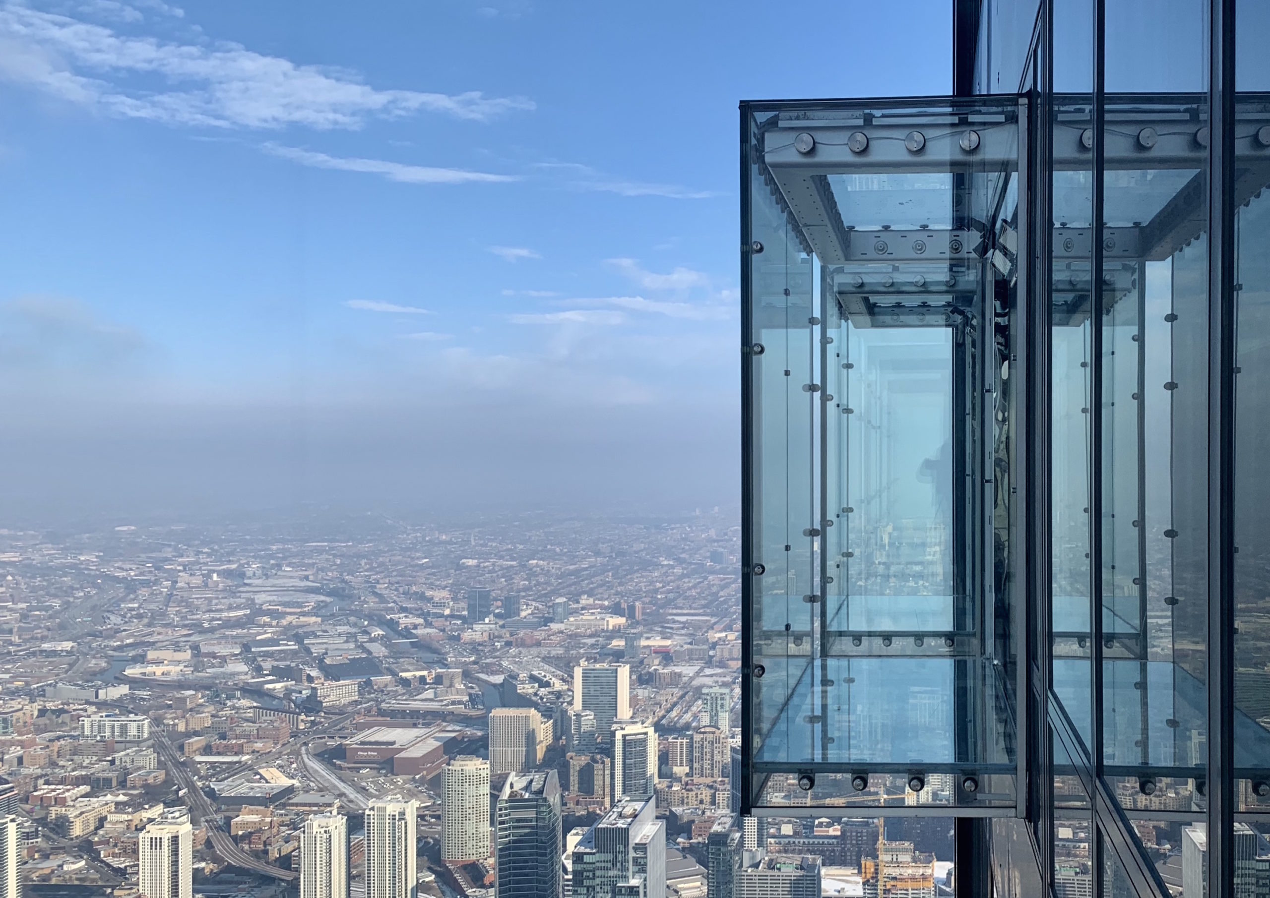 https://mdw-travel-data-us-east-1.s3.amazonaws.com/img/country/United-States/Willis-Tower-Skydeck/img_00.jpg