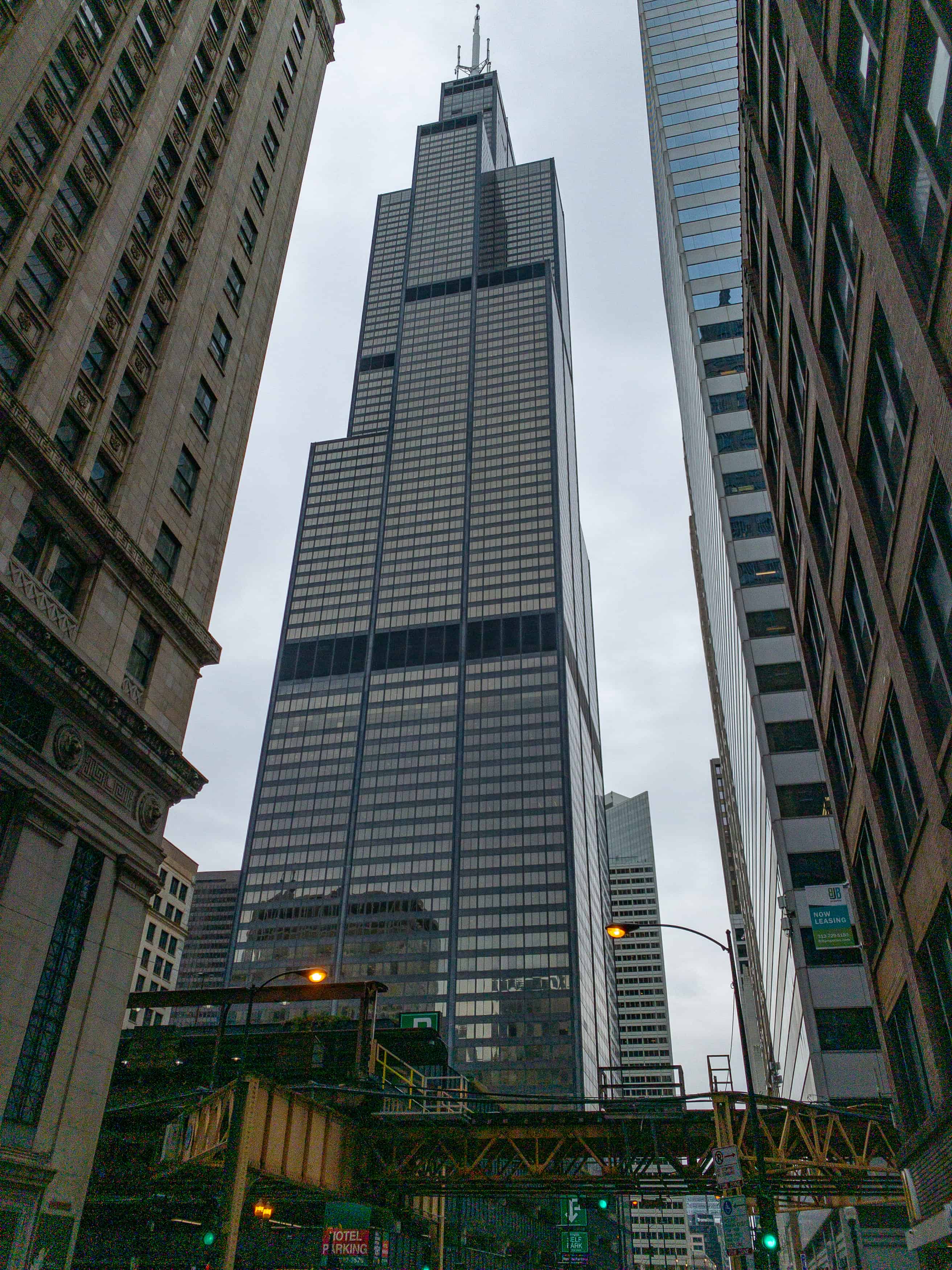 https://mdw-travel-data-us-east-1.s3.amazonaws.com/img/country/United-States/Willis-Tower-Skydeck/img_05.jpg