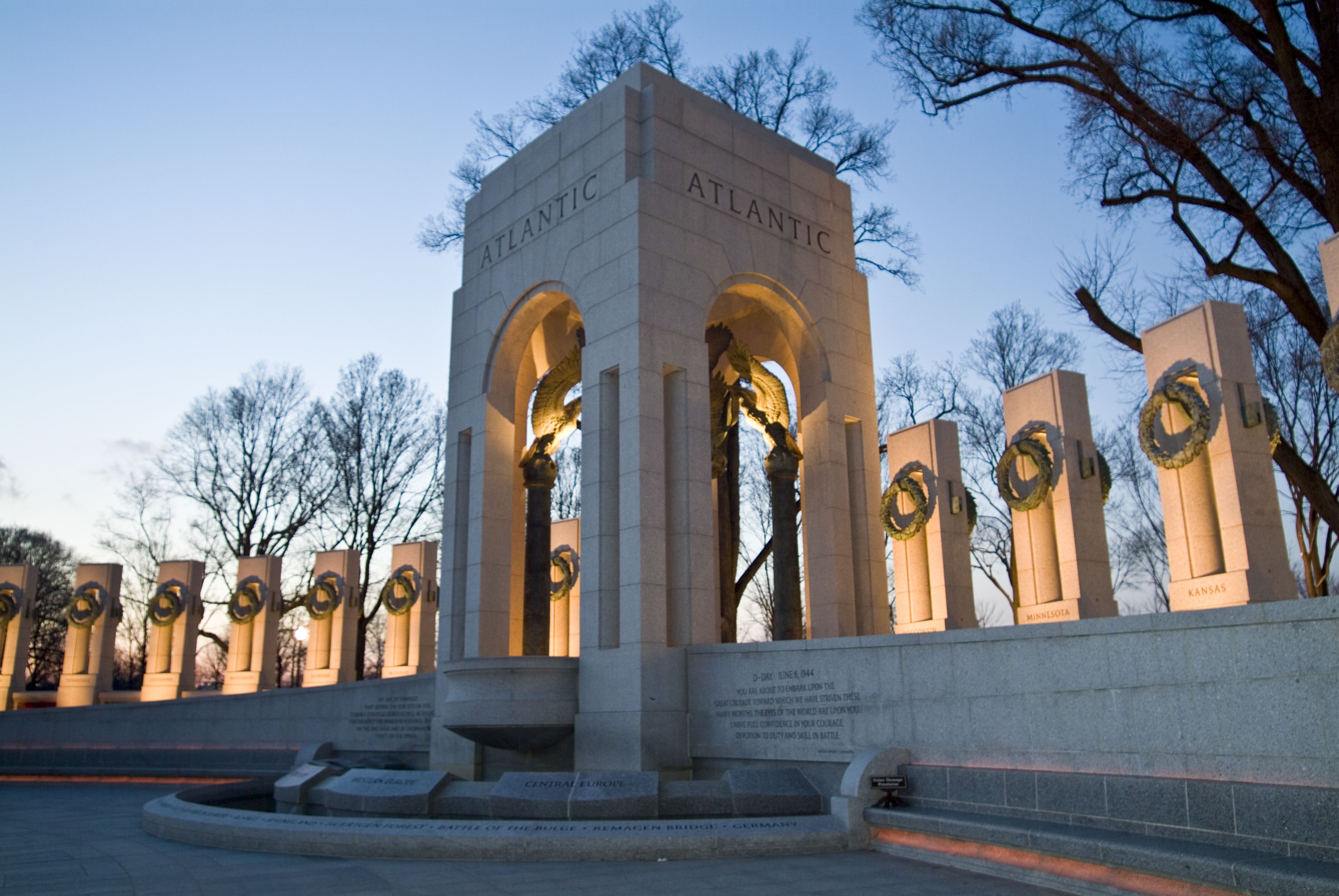 https://mdw-travel-data-us-east-1.s3.amazonaws.com/img/country/United-States/World-War-II-Memorial/img_00.jpg