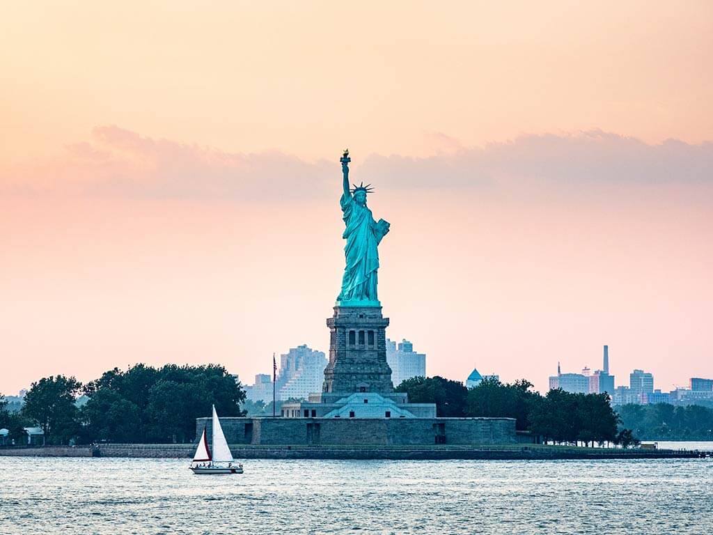 https://mdw-travel-data-us-east-1.s3.amazonaws.com/img/country/United-States/Worlds-End/img_02.jpg