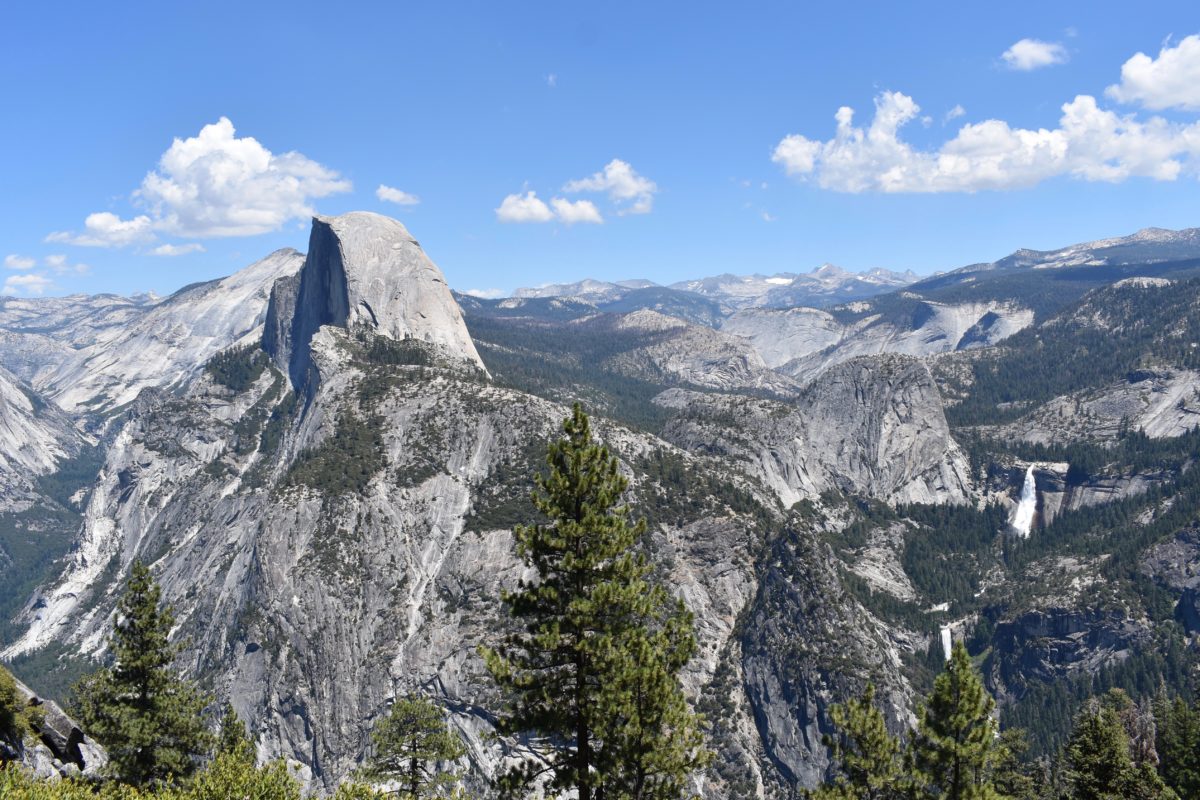 https://mdw-travel-data-us-east-1.s3.amazonaws.com/img/country/United-States/Yosemite-National-Park/img_03.jpg