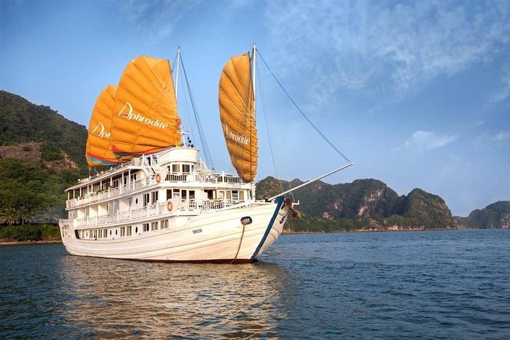 https://mdw-travel-data-us-east-1.s3.amazonaws.com/img/country/Vietnam/Aphrodite-Show/img_03.jpg
