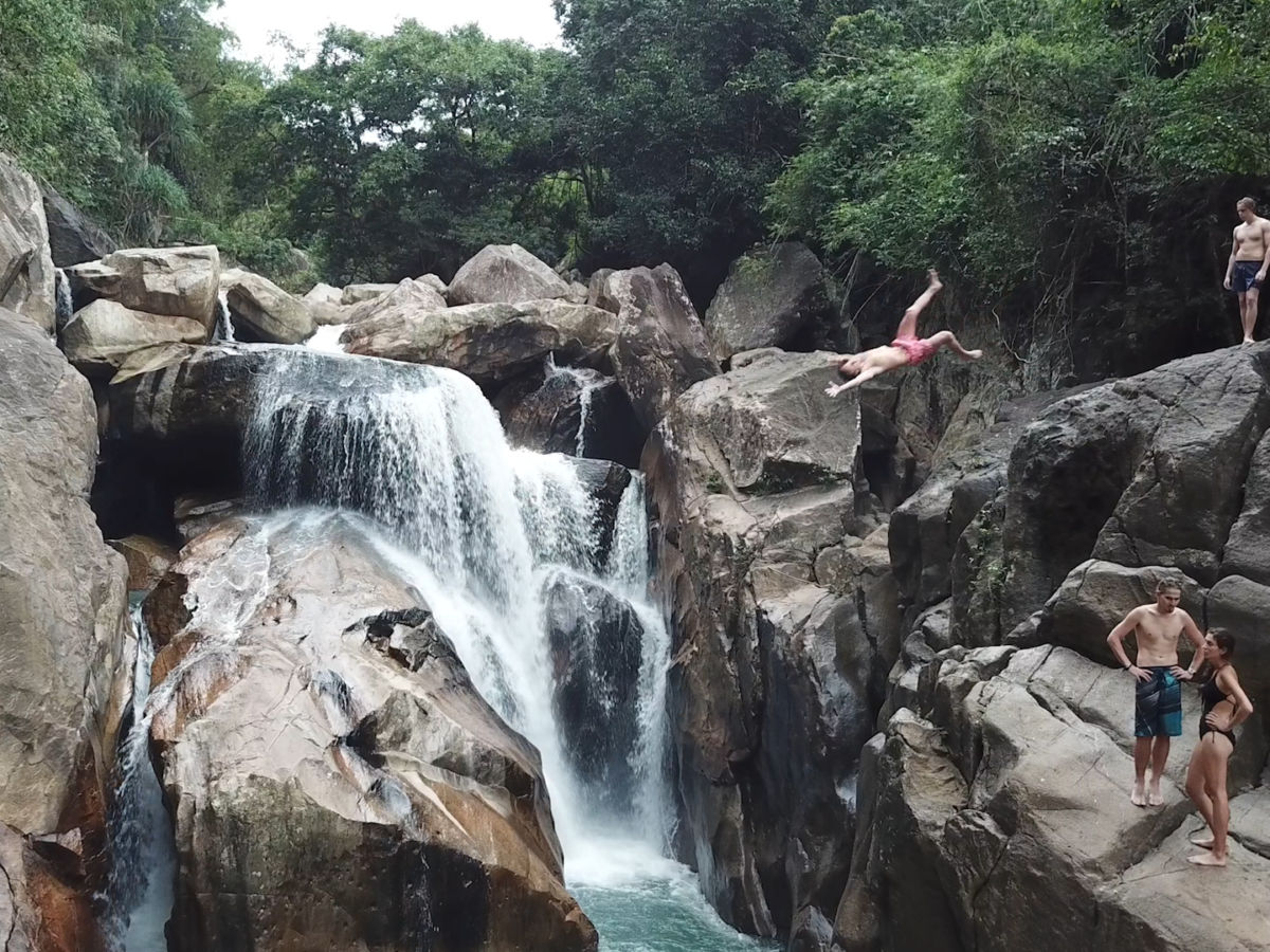 https://mdw-travel-data-us-east-1.s3.amazonaws.com/img/country/Vietnam/Ba-Ho-Waterfalls/img_01.jpg
