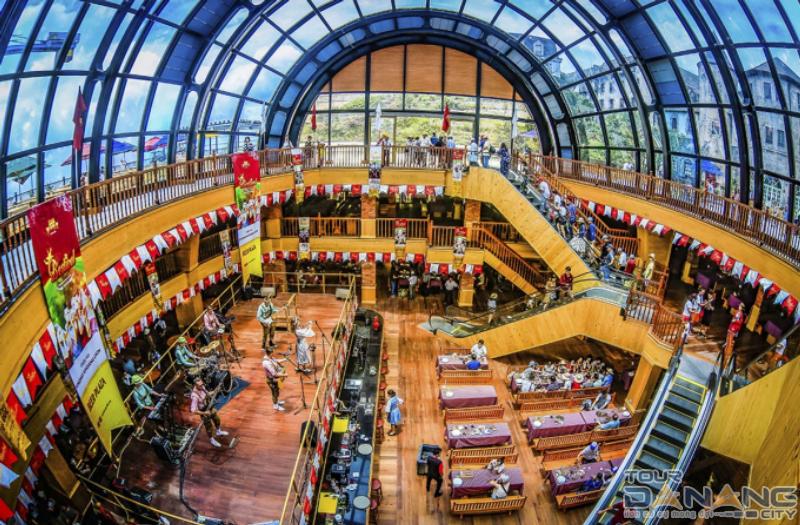 https://mdw-travel-data-us-east-1.s3.amazonaws.com/img/country/Vietnam/Ba-Na-Hills-Beer-Plaza/img_03.jpg