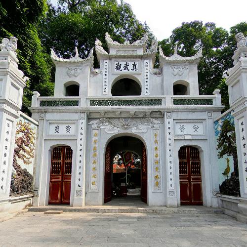https://mdw-travel-data-us-east-1.s3.amazonaws.com/img/country/Vietnam/Ba-Trieu-Temple/img_02.jpg