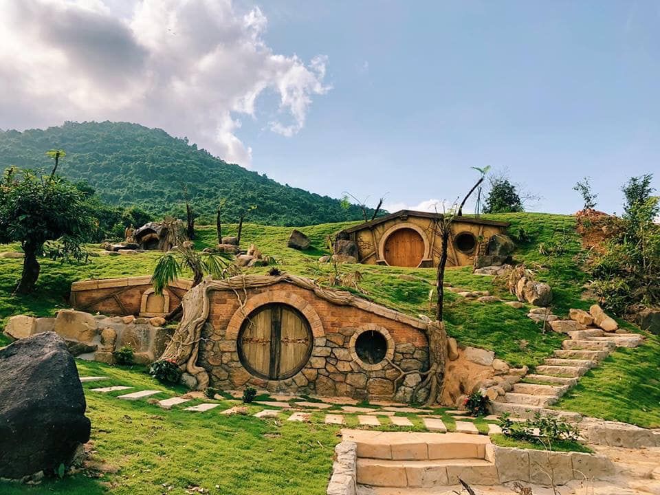 https://mdw-travel-data-us-east-1.s3.amazonaws.com/img/country/Vietnam/Bach-Ma-National-Park/img_02.jpg