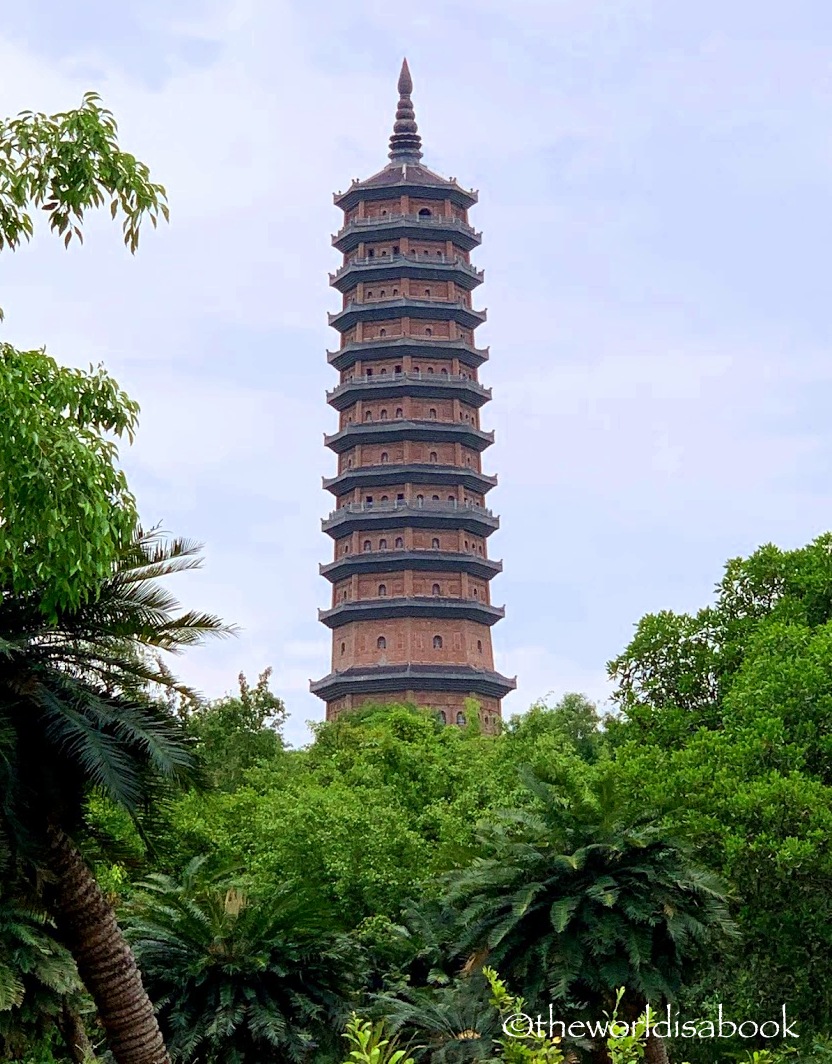 https://mdw-travel-data-us-east-1.s3.amazonaws.com/img/country/Vietnam/Bai-Dinh-Pagoda/img_02.jpg