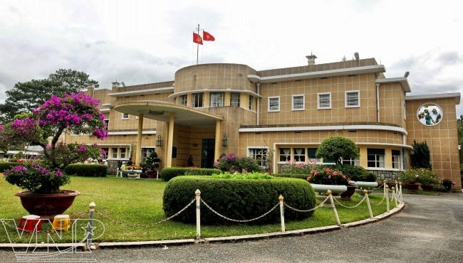 https://mdw-travel-data-us-east-1.s3.amazonaws.com/img/country/Vietnam/Bao-Dais-Palace/img_01.jpg