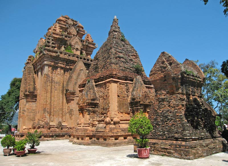 https://mdw-travel-data-us-east-1.s3.amazonaws.com/img/country/Vietnam/Bau-Trang/img_03.jpg