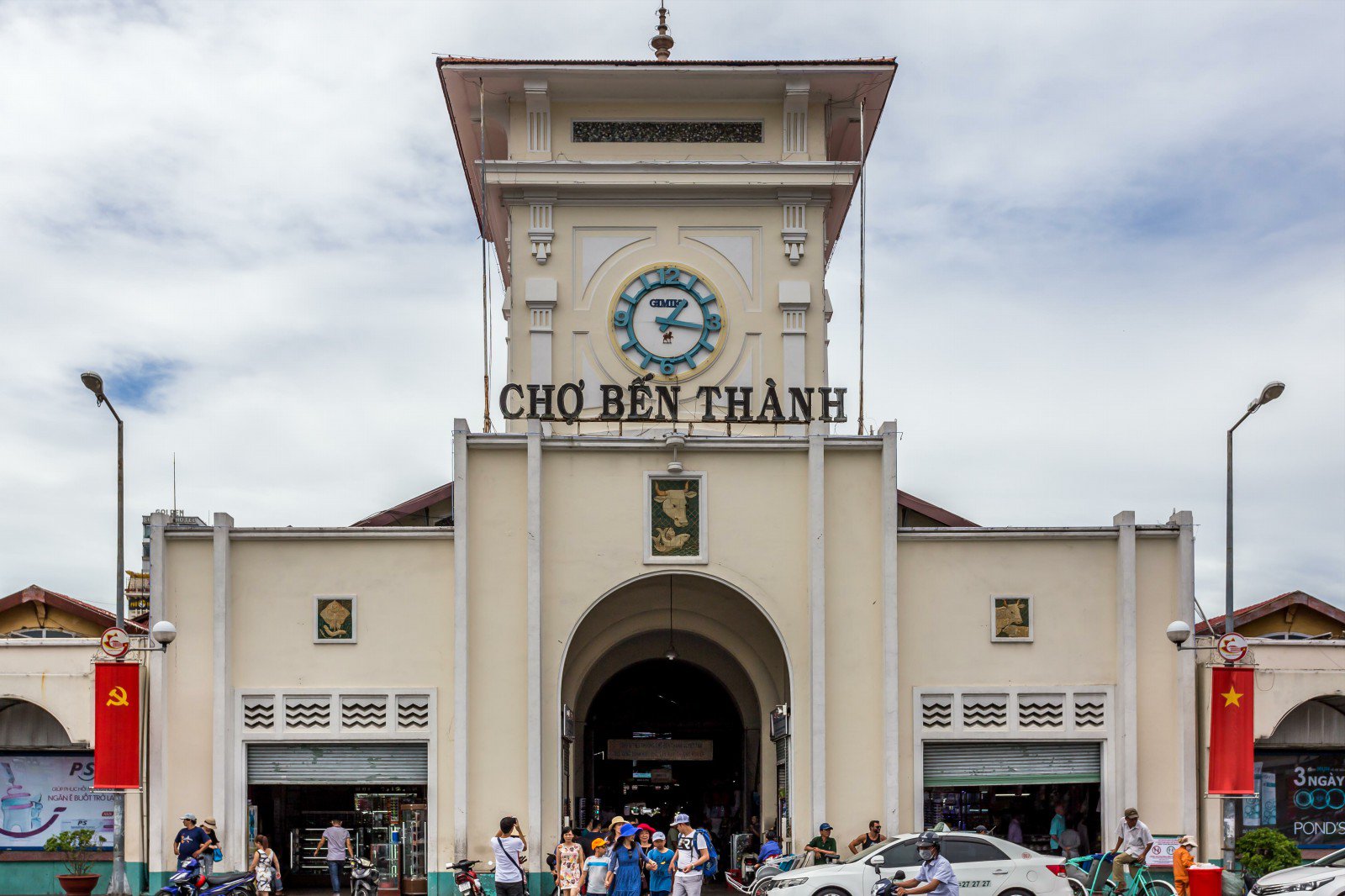 https://mdw-travel-data-us-east-1.s3.amazonaws.com/img/country/Vietnam/Ben-Thanh-Market/img_00.jpg