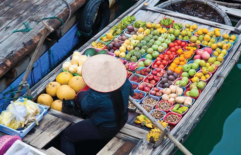 https://mdw-travel-data-us-east-1.s3.amazonaws.com/img/country/Vietnam/Cai-Be-Floating-Market/img_02.jpg