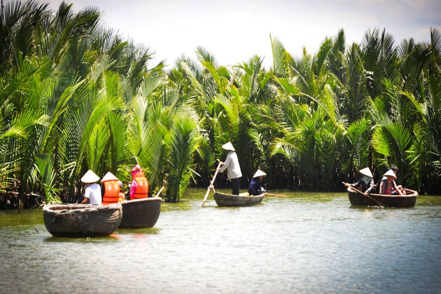 https://mdw-travel-data-us-east-1.s3.amazonaws.com/img/country/Vietnam/Cam-Thanh-Village/img_01.jpg