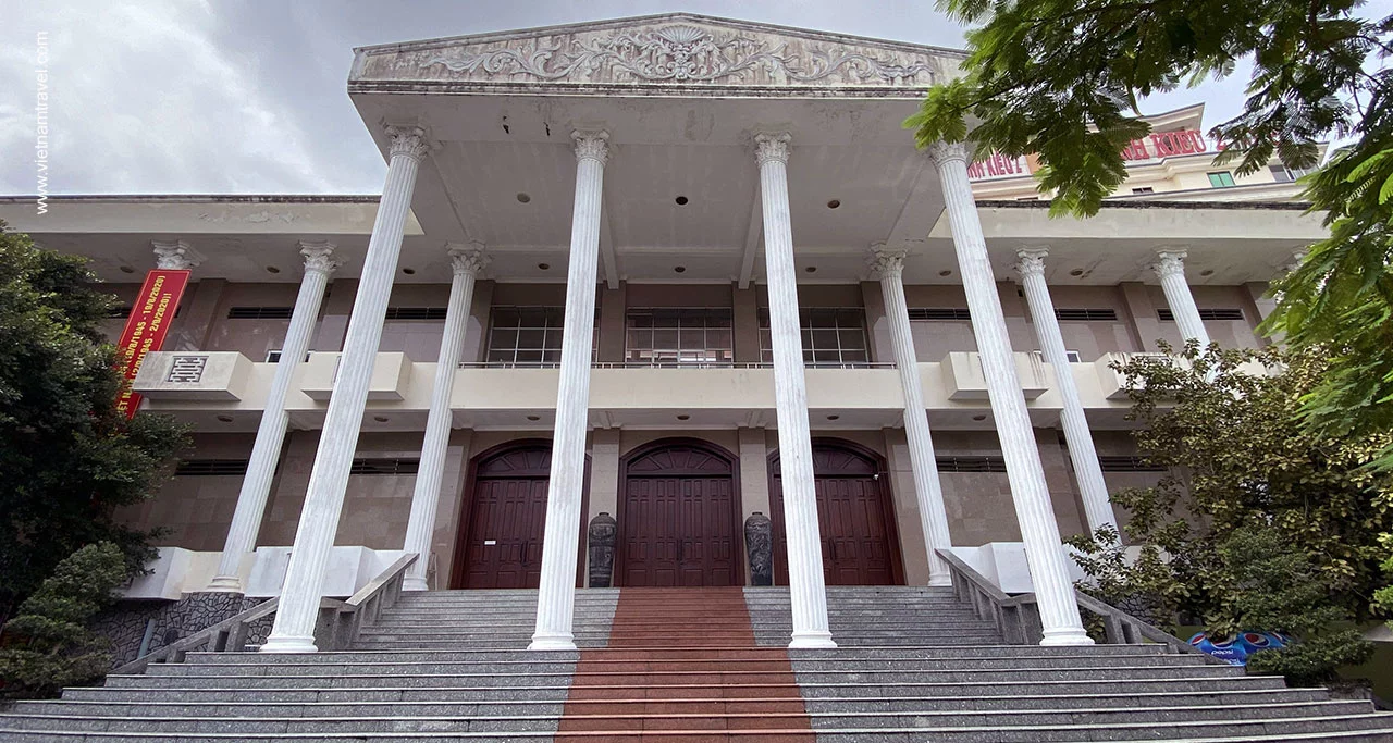 https://mdw-travel-data-us-east-1.s3.amazonaws.com/img/country/Vietnam/Can-Tho-Museum/img_01.jpg