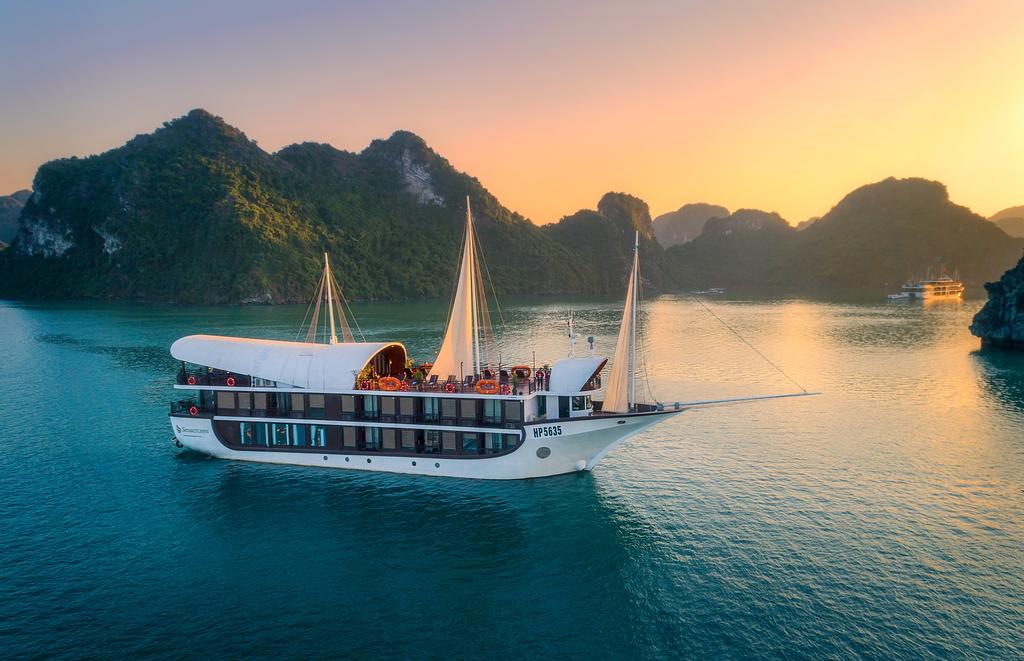 https://mdw-travel-data-us-east-1.s3.amazonaws.com/img/country/Vietnam/Cat-Ba-Island-Cruises/img_03.jpg