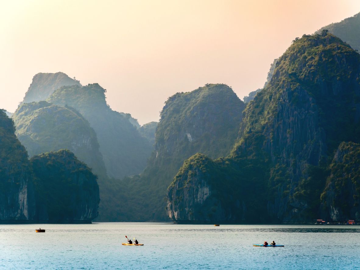 https://mdw-travel-data-us-east-1.s3.amazonaws.com/img/country/Vietnam/Cat-Ba-Island/img_03.jpg