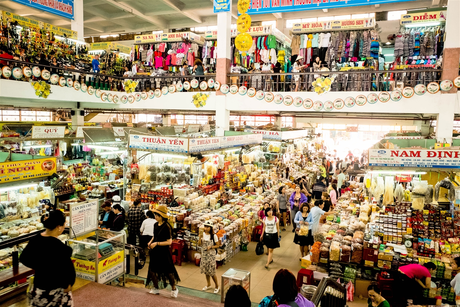 https://mdw-travel-data-us-east-1.s3.amazonaws.com/img/country/Vietnam/Central-Market/img_02.jpg