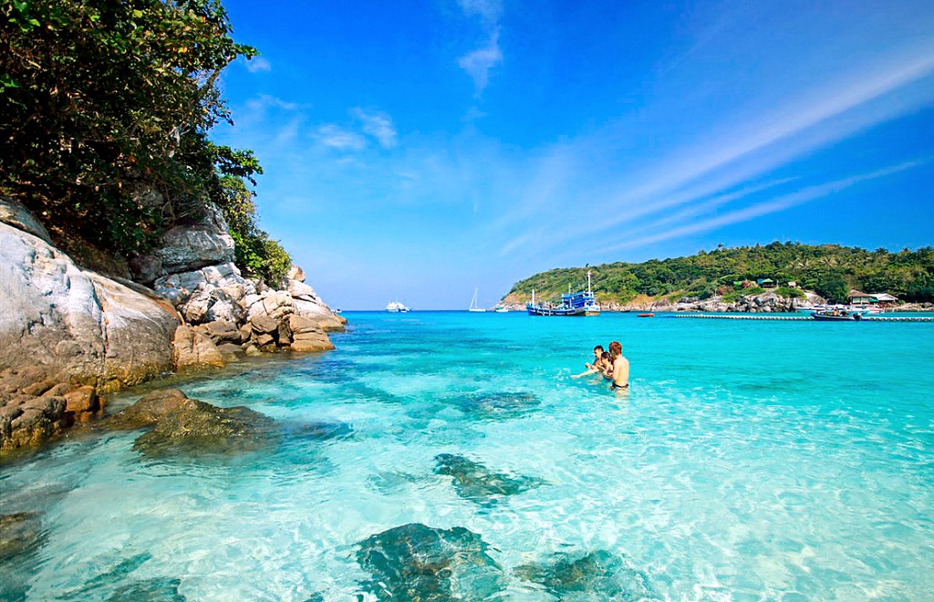 https://mdw-travel-data-us-east-1.s3.amazonaws.com/img/country/Vietnam/Cham-Islands/img_03.jpg