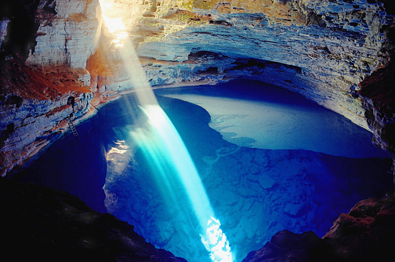 https://mdw-travel-data-us-east-1.s3.amazonaws.com/img/country/Vietnam/Chapada-Oasis/img_00.jpg