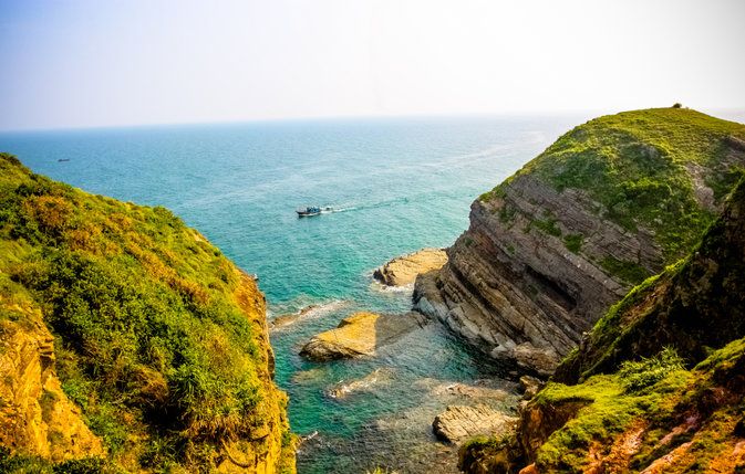 https://mdw-travel-data-us-east-1.s3.amazonaws.com/img/country/Vietnam/Co-To-Island/img_01.jpg