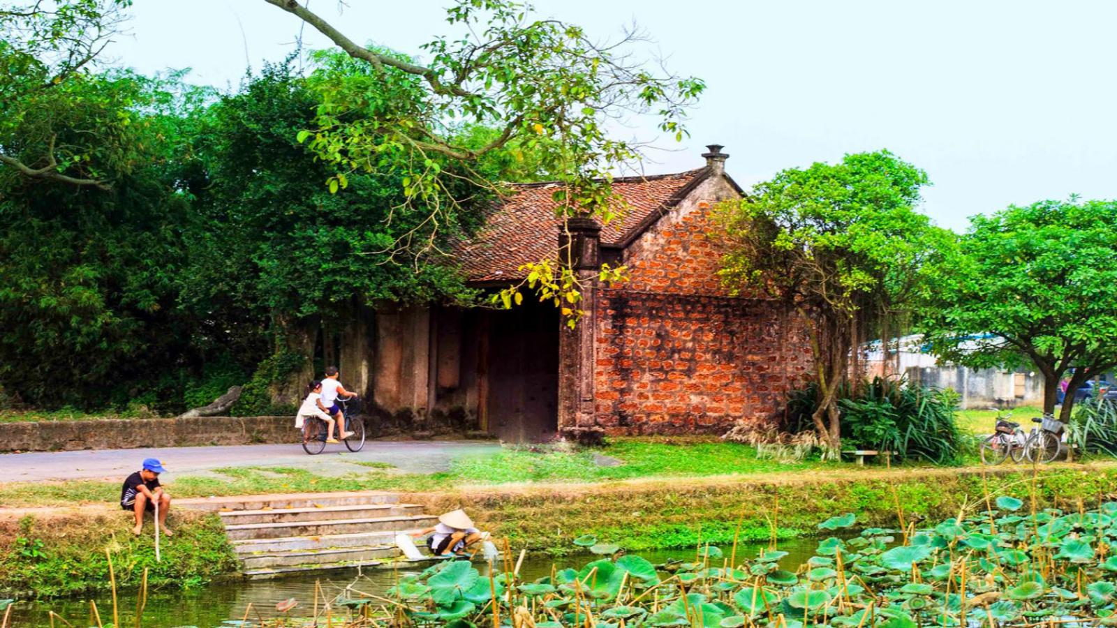 https://mdw-travel-data-us-east-1.s3.amazonaws.com/img/country/Vietnam/Com-Casting-Village/img_03.jpg