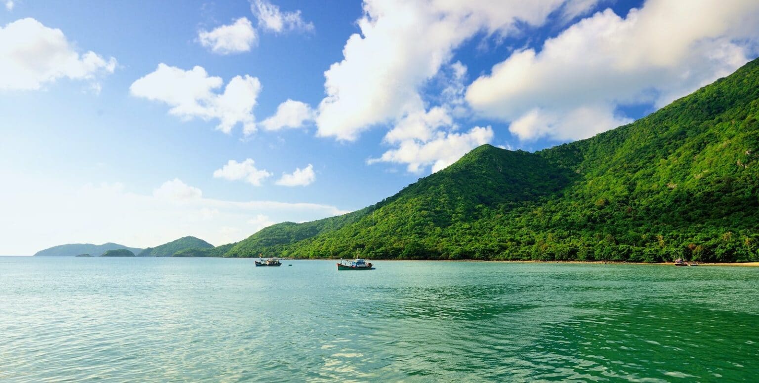 https://mdw-travel-data-us-east-1.s3.amazonaws.com/img/country/Vietnam/Con-Dao-National-Park/img_02.jpg