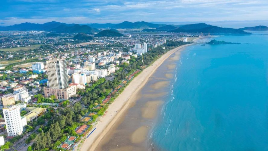 https://mdw-travel-data-us-east-1.s3.amazonaws.com/img/country/Vietnam/Cua-Lo-Beach/img_00.jpg