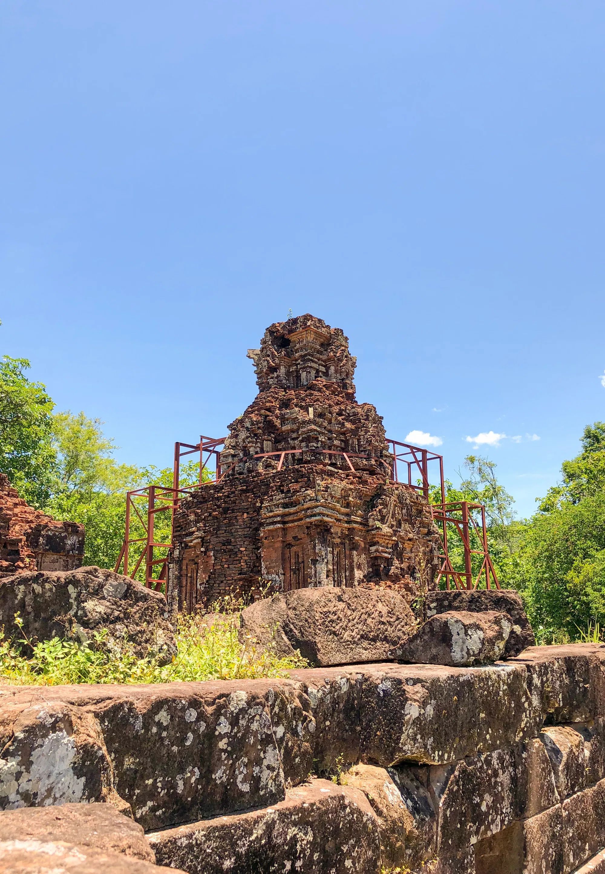 https://mdw-travel-data-us-east-1.s3.amazonaws.com/img/country/Vietnam/Cuc-Phuong-National-Park/img_03.jpg