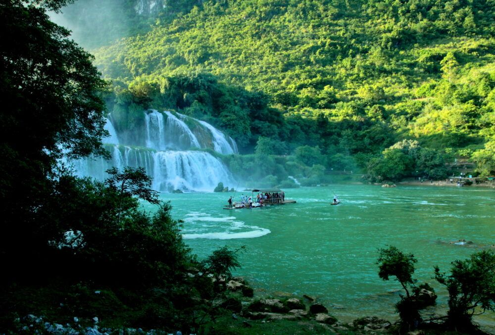 https://mdw-travel-data-us-east-1.s3.amazonaws.com/img/country/Vietnam/Cuc-Phuong-National-Park/img_05.jpg