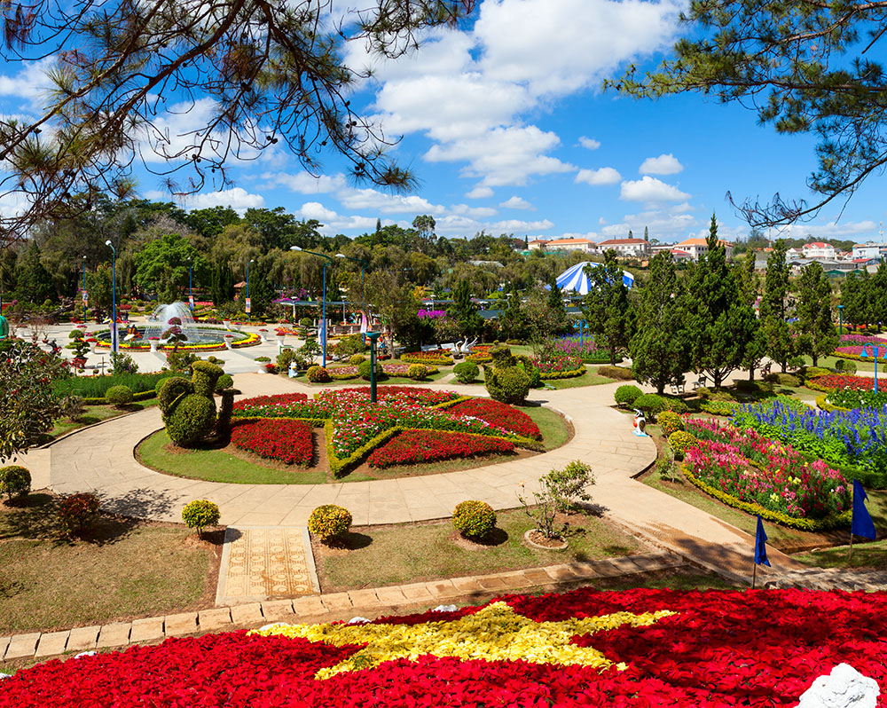 https://mdw-travel-data-us-east-1.s3.amazonaws.com/img/country/Vietnam/Da-Lat-Flower-Gardens/img_00.jpg
