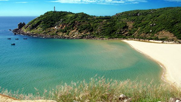 https://mdw-travel-data-us-east-1.s3.amazonaws.com/img/country/Vietnam/Dai-Lanh-Beach/img_02.jpg