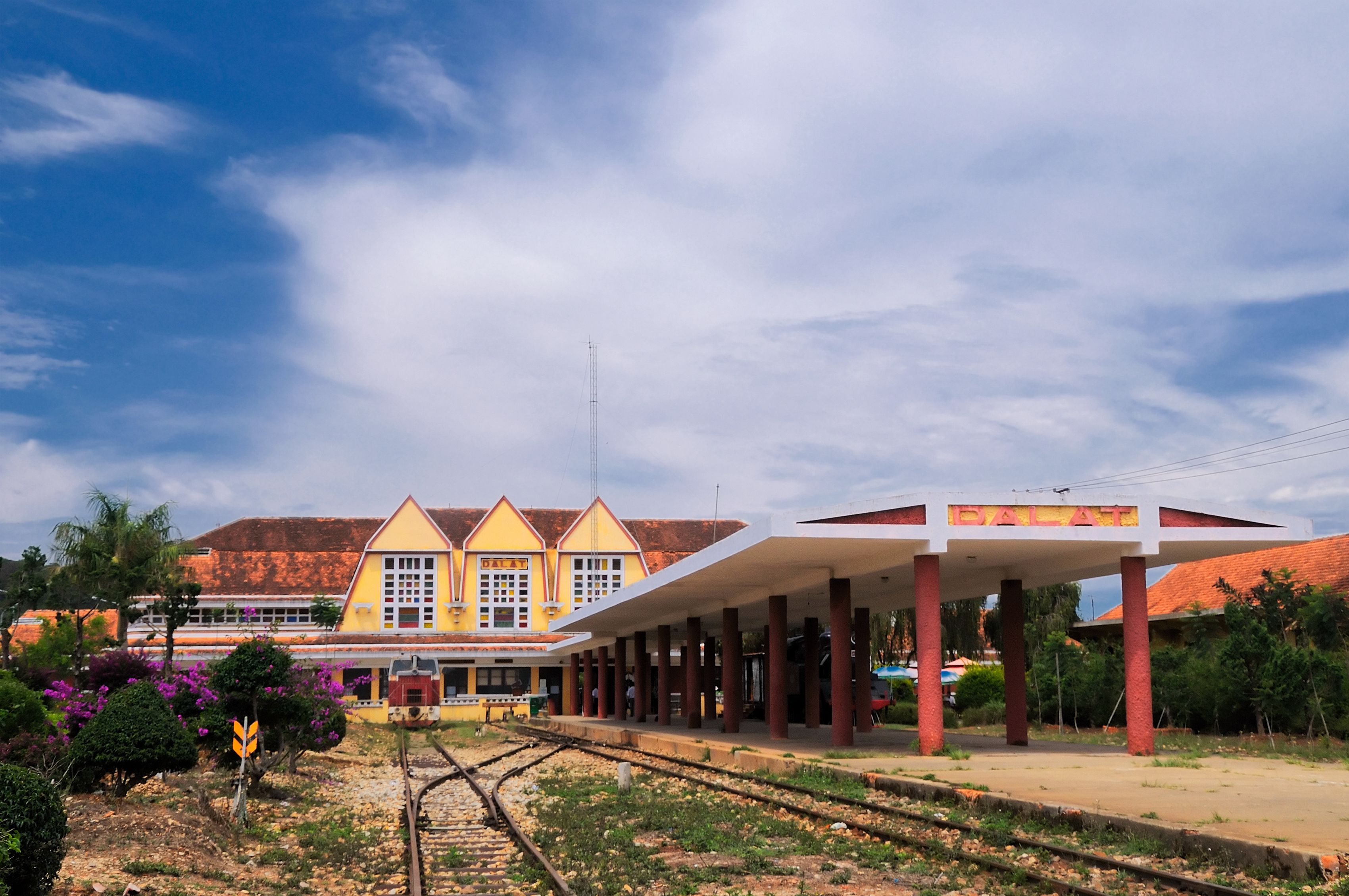 https://mdw-travel-data-us-east-1.s3.amazonaws.com/img/country/Vietnam/Dalat-Railway-Station/img_01.jpg