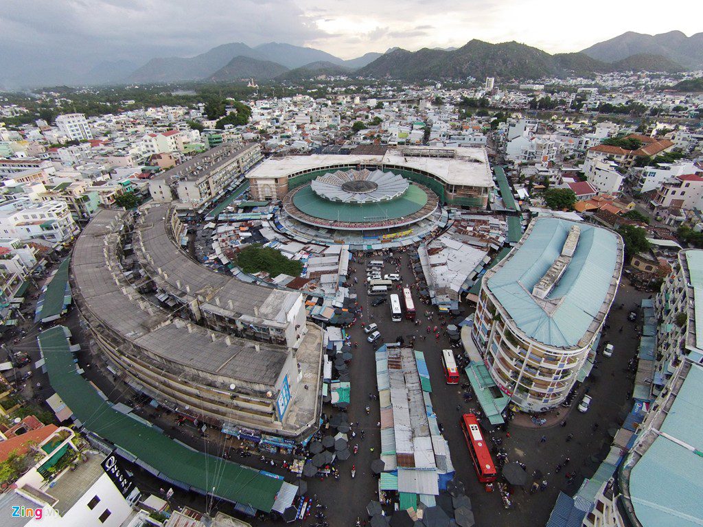 https://mdw-travel-data-us-east-1.s3.amazonaws.com/img/country/Vietnam/Dam-Market/img_00.jpg