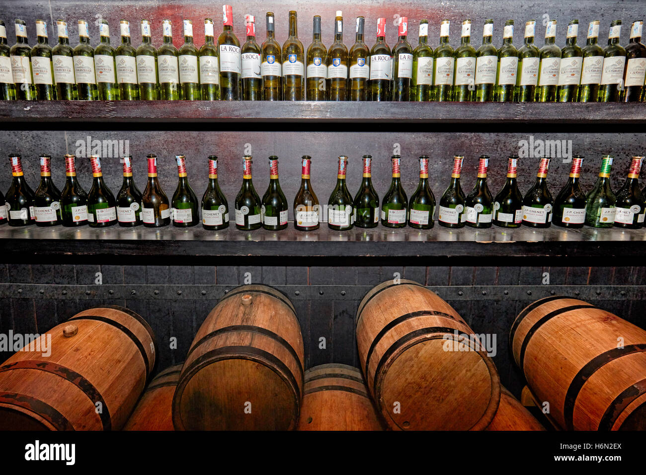 https://mdw-travel-data-us-east-1.s3.amazonaws.com/img/country/Vietnam/Debay-Ancient-Wine-Cellar/img_01.jpg