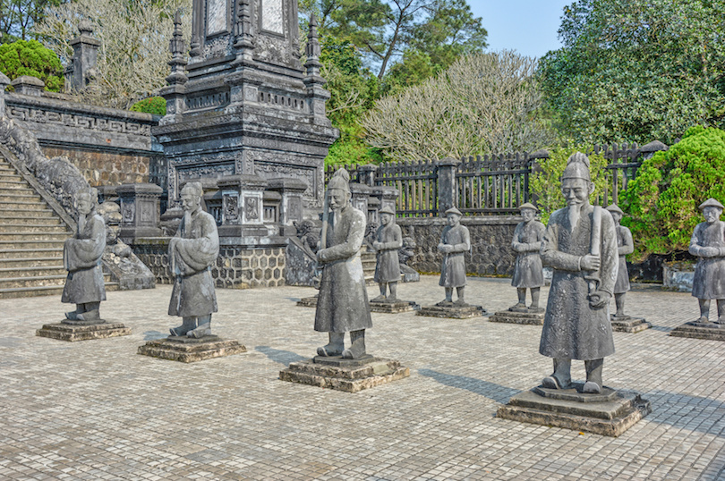 https://mdw-travel-data-us-east-1.s3.amazonaws.com/img/country/Vietnam/Dinh-Thuy-Ancient-House/img_02.jpg