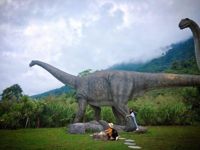 https://mdw-travel-data-us-east-1.s3.amazonaws.com/img/country/Vietnam/Dinosaur-Park/img_03.jpg