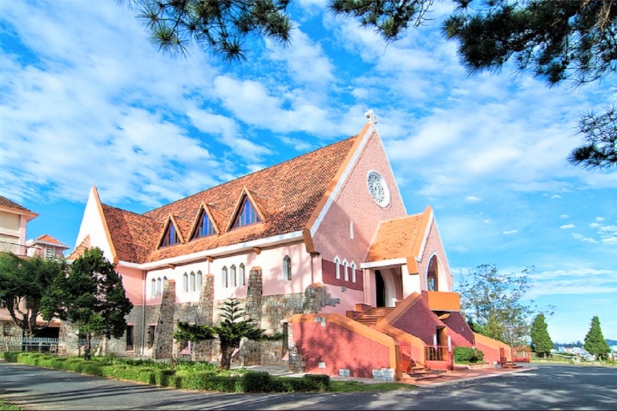 https://mdw-travel-data-us-east-1.s3.amazonaws.com/img/country/Vietnam/Domaine-de-Marie-Church/img_01.jpg