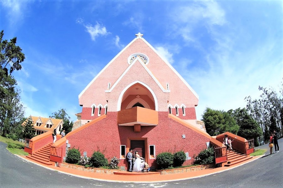 https://mdw-travel-data-us-east-1.s3.amazonaws.com/img/country/Vietnam/Domaine-de-Marie-Church/img_02.jpg