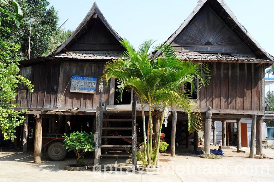 https://mdw-travel-data-us-east-1.s3.amazonaws.com/img/country/Vietnam/Don-Village/img_03.jpg