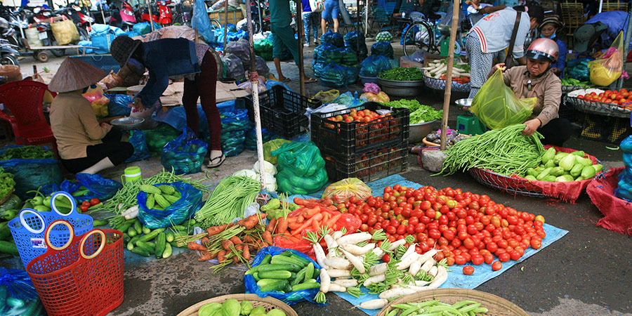 https://mdw-travel-data-us-east-1.s3.amazonaws.com/img/country/Vietnam/Dong-Ba-Market/img_02.jpg