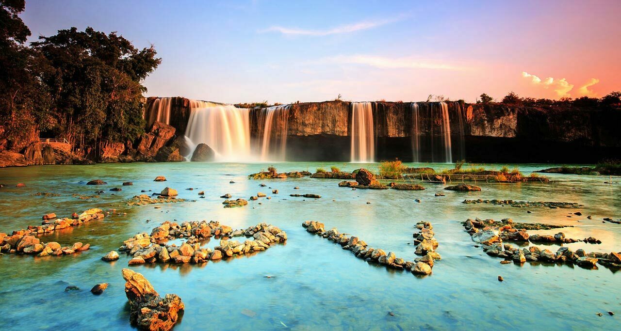 https://mdw-travel-data-us-east-1.s3.amazonaws.com/img/country/Vietnam/Dray-Nur-Waterfall/img_00.jpg