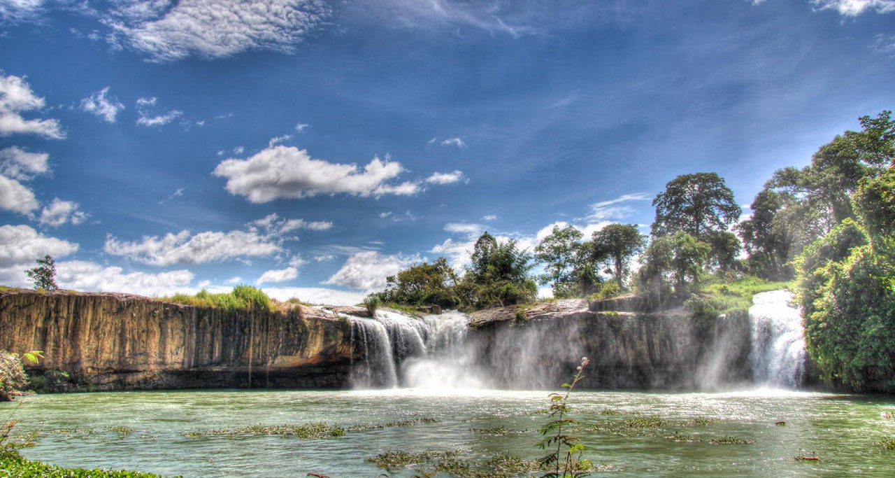 https://mdw-travel-data-us-east-1.s3.amazonaws.com/img/country/Vietnam/Dray-Nur-Waterfall/img_02.jpg