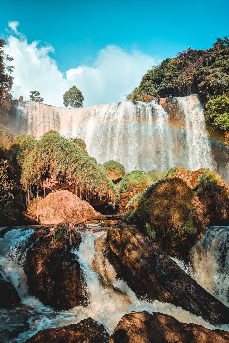 https://mdw-travel-data-us-east-1.s3.amazonaws.com/img/country/Vietnam/Elephant-Waterfalls/img_01.jpg