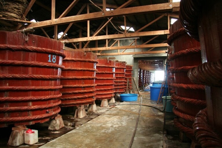 https://mdw-travel-data-us-east-1.s3.amazonaws.com/img/country/Vietnam/Fish-Sauce-Factories/img_01.jpg