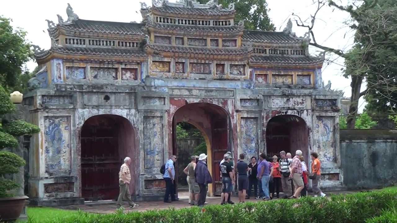https://mdw-travel-data-us-east-1.s3.amazonaws.com/img/country/Vietnam/Forbidden-Purple-City/img_01.jpg