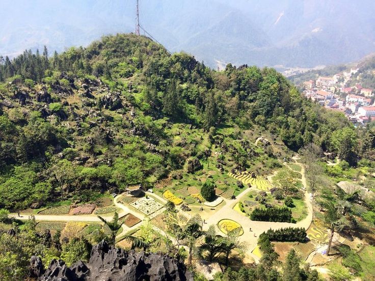 https://mdw-travel-data-us-east-1.s3.amazonaws.com/img/country/Vietnam/Ham-Rong-Mountain/img_05.jpg