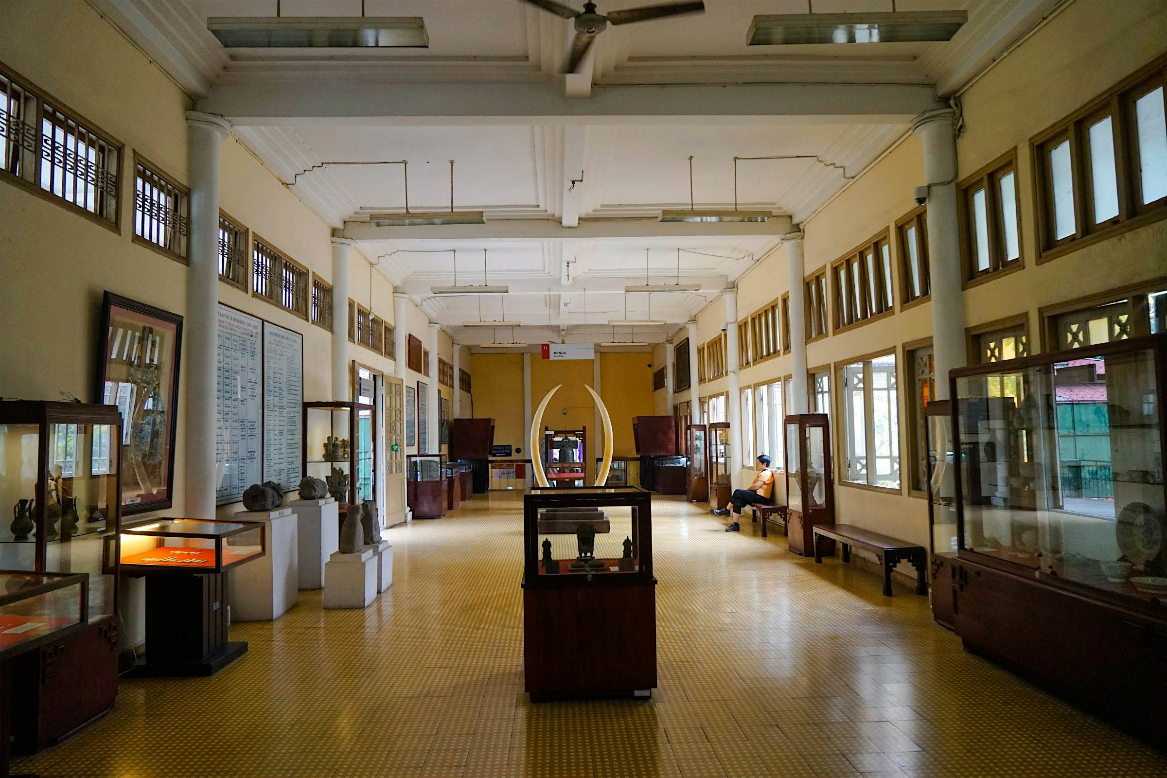 https://mdw-travel-data-us-east-1.s3.amazonaws.com/img/country/Vietnam/Ho-Chi-Minh-Museum-Can-Tho/img_03.jpg