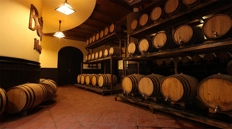 https://mdw-travel-data-us-east-1.s3.amazonaws.com/img/country/Vietnam/Indochine-Wine-Cellar/img_03.jpg