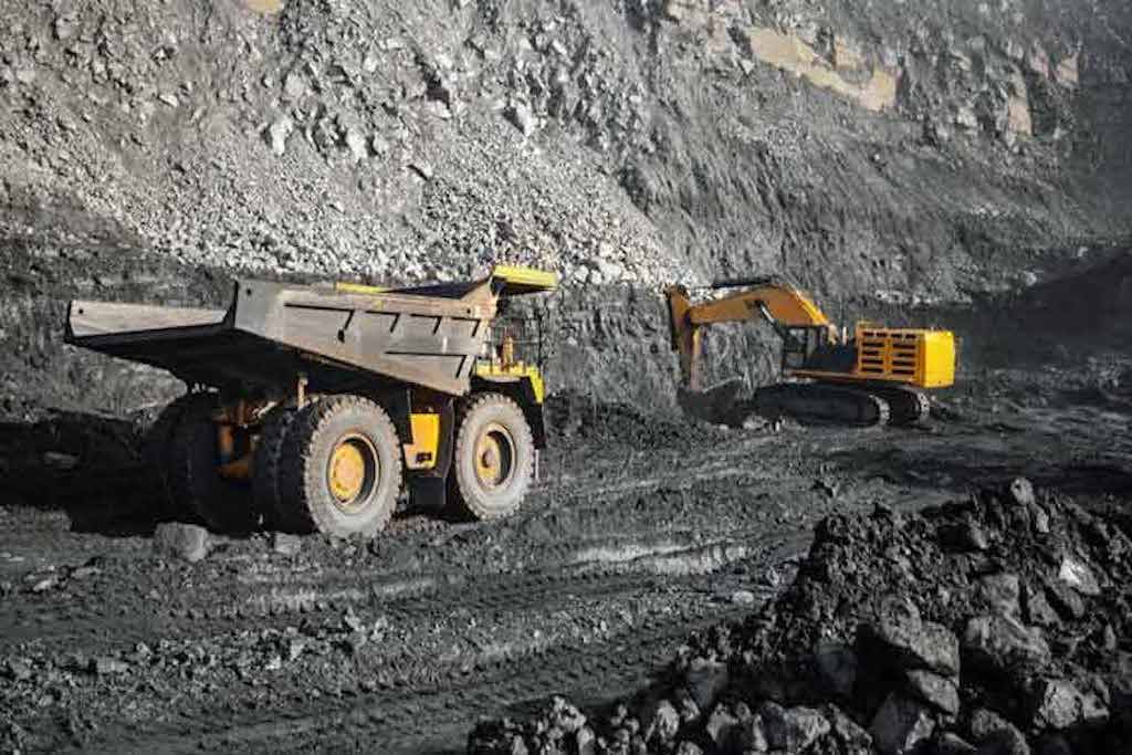 https://mdw-travel-data-us-east-1.s3.amazonaws.com/img/country/Vietnam/Iron-and-Coal-Mine-of-Quy-Hop/img_00.jpg
