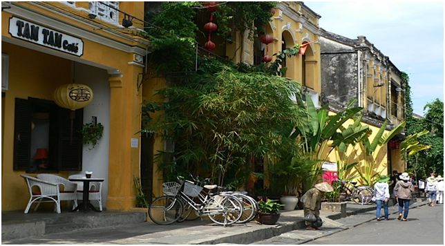 https://mdw-travel-data-us-east-1.s3.amazonaws.com/img/country/Vietnam/KHo-Village/img_03.jpg